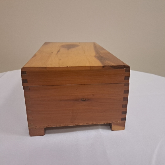 Vintage Cedar Wood Box Jewelry - Picture 5 of 6
